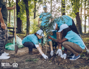 Chicago Volunteers Planting Trees