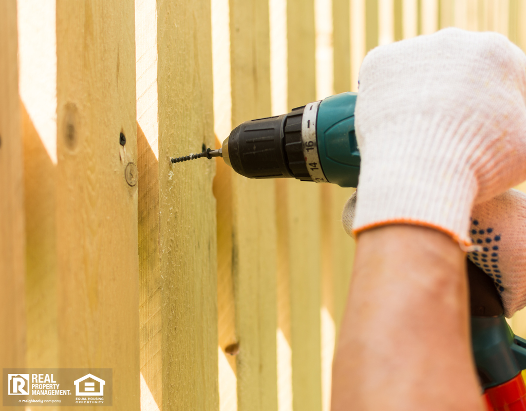 Pflugerville Professional Installing a Fence
