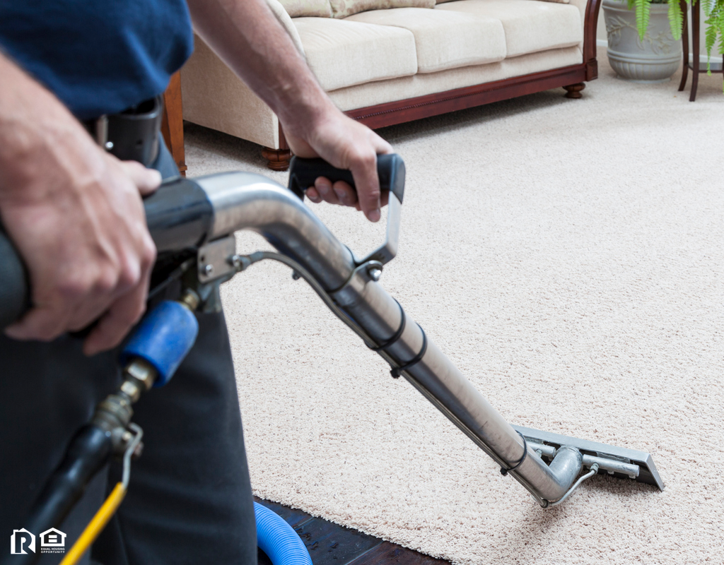 Dallas Carpet Cleaners Using Industrial Equipment to Clean Carpets