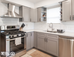 Minnetonka Rental Home Kitchen with Stainless Steel Appliances