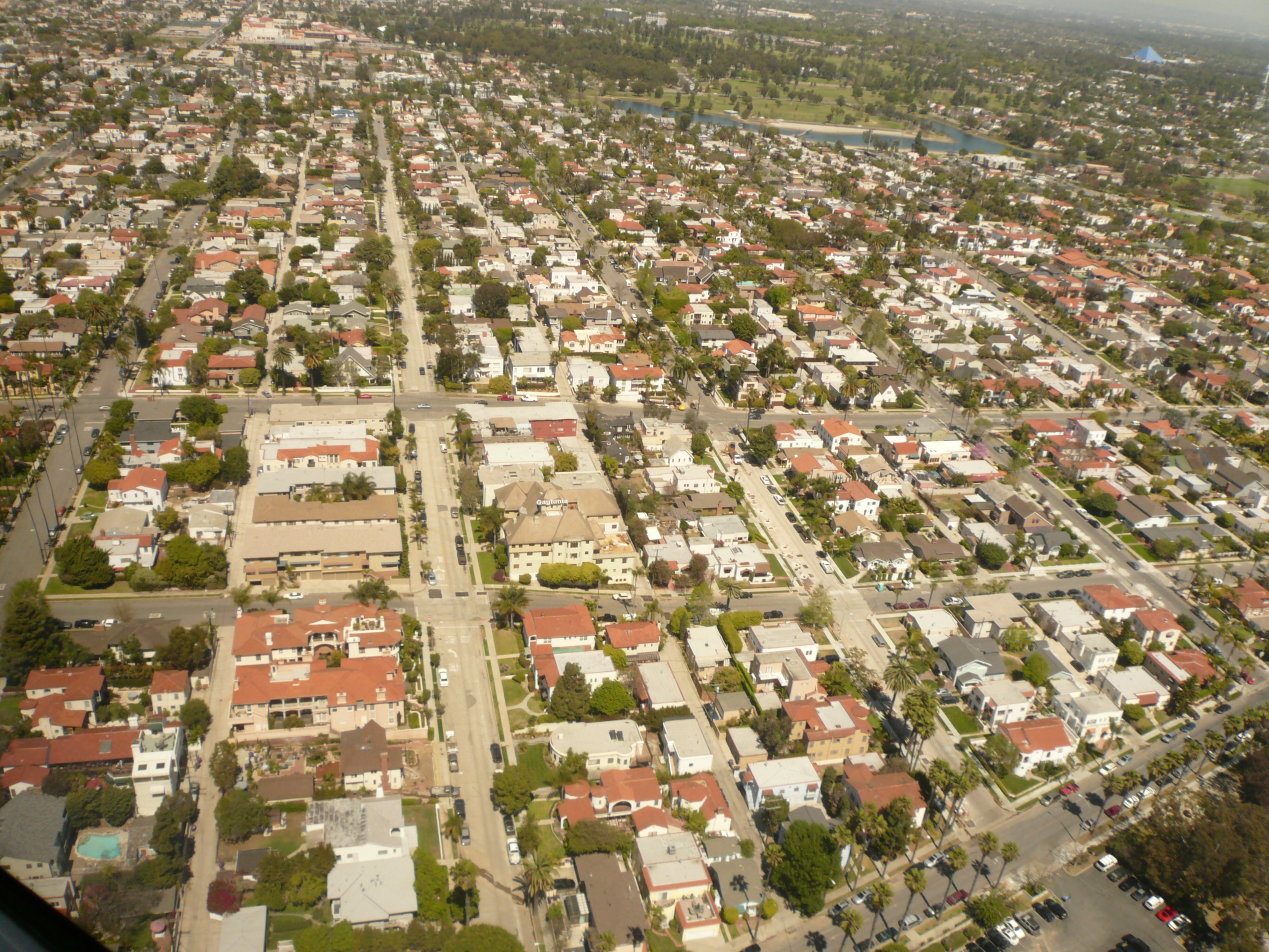 Belmont Heights residential neighborhood in Long Beach, California. Guide to Obligo deposit-free rental program for Long Beach landlords by Miles Williams, Real Property Management Southland, CA DRE #01968830