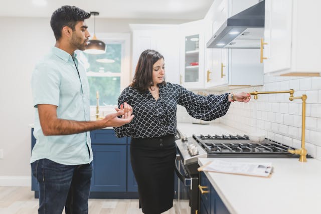 inspect kitchen