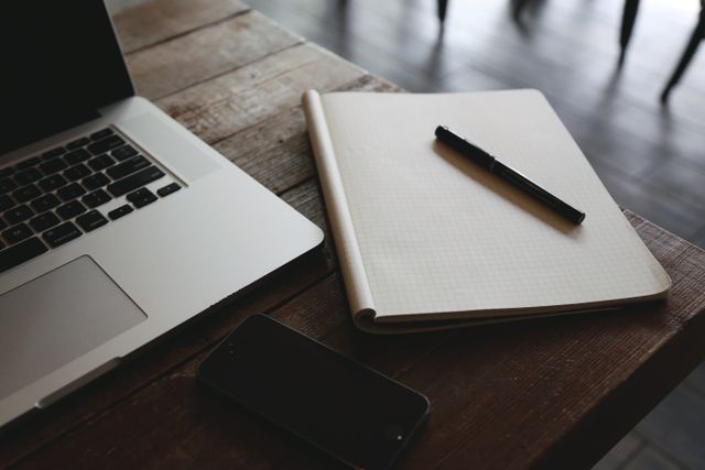 laptop-notebook-desk